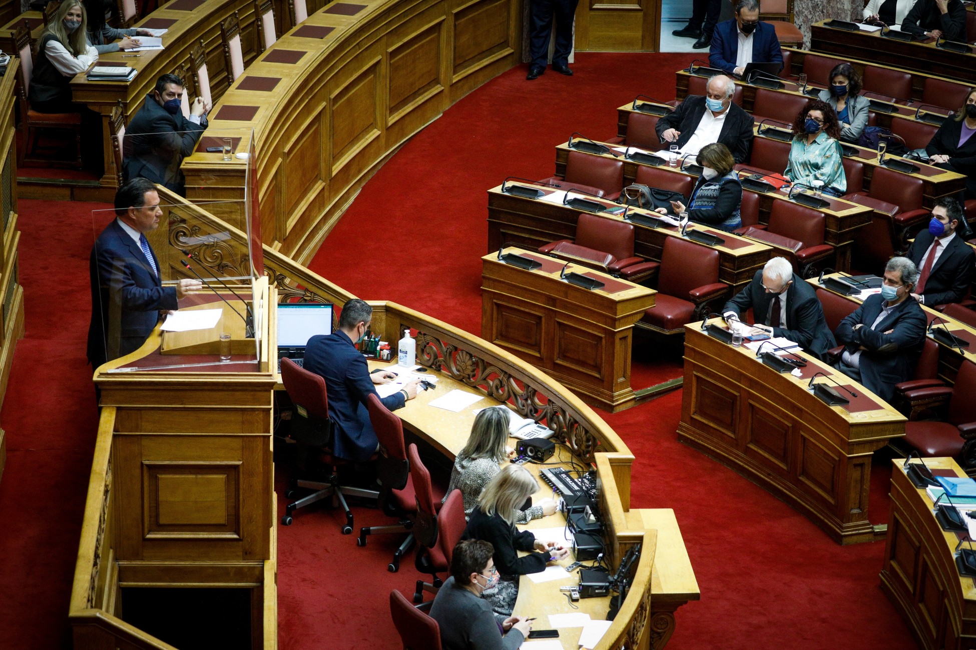 Βουλή: Υπερψηφίστηκε ο αναπτυξιακός νόμος