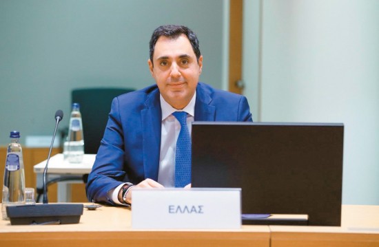 Σμυρλής: Χρονιά ρεκόρ το 2021 για τις εξαγωγές – Έφτασαν τα €40 δισ.