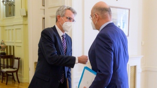 Δένδιας – Πάιατ: Συνάντηση με επίκεντρο τις σχέσεις Ελλάδας – ΗΠΑ και την Ουκρανία