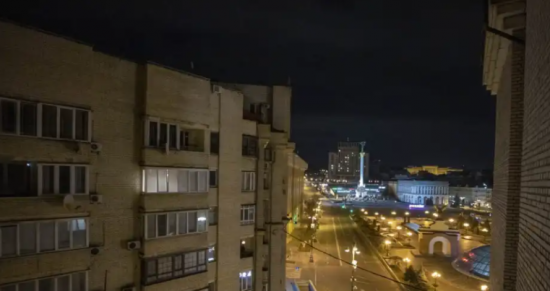 Κίεβο: Το μετρό γίνεται καταφύγιο – Αυστηρότεροι οι όροι απαγόρευσης της κυκλοφορίας