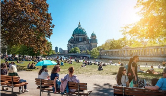 Βερολίνο: Η πρωτεύουσα με τα σπουδαία μνημεία, το τέλειο street food και τα θεαματικά club