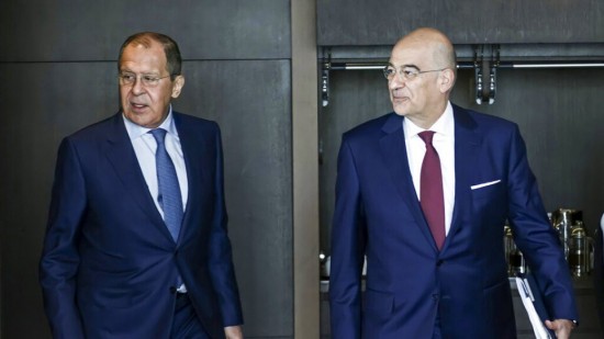 Στη Μόσχα ο Δένδιας – Συνάντηση με Λαβρόφ