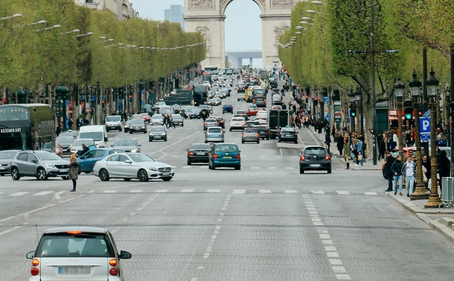 Σε ποια πόλη υπάρχουν ραντάρ εντοπισμού οχημάτων που προκαλούν ηχορύπανση