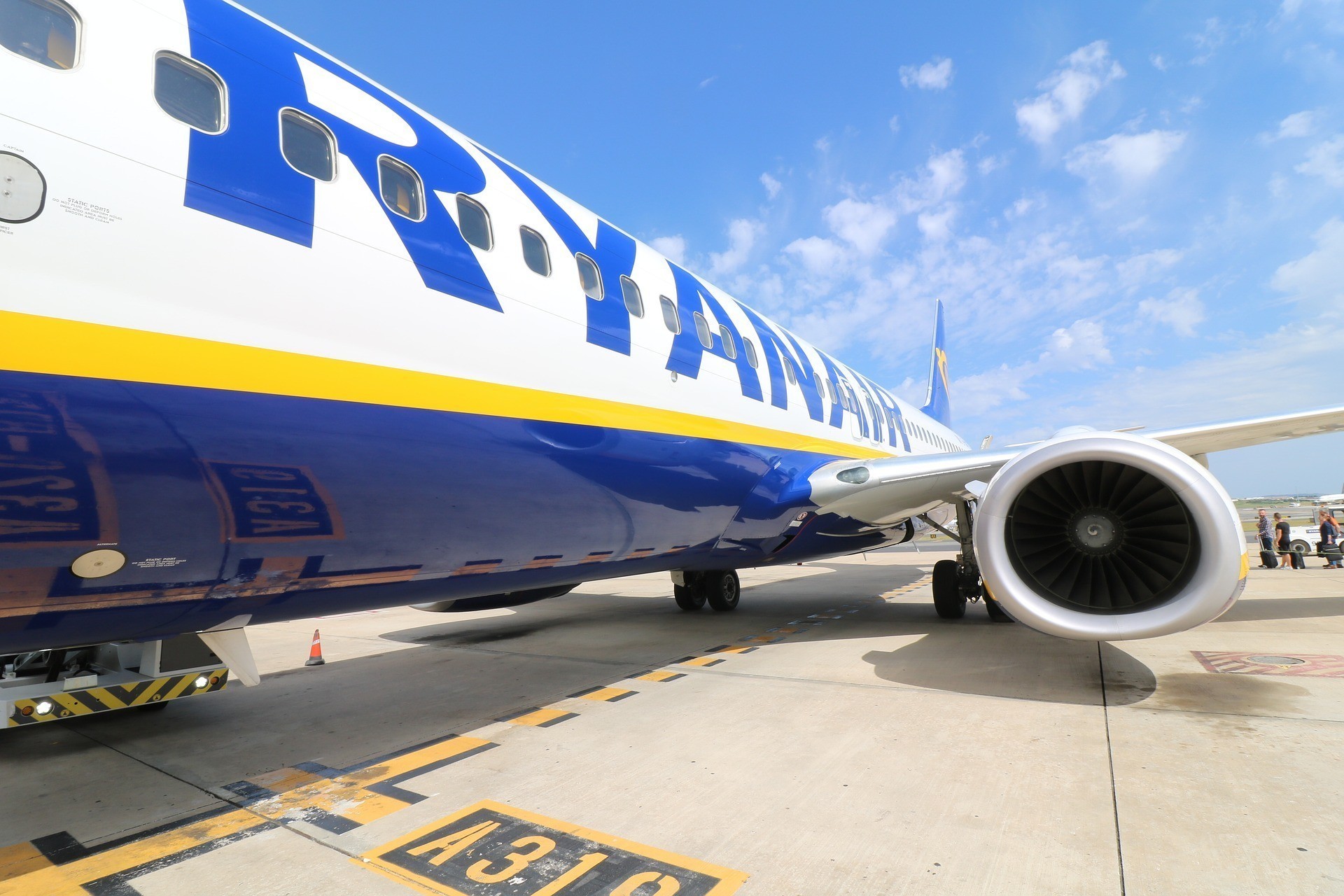 Ryanair: Ακυρώσεις σε πτήσεις λόγω καθυστερήσεων στις παραδόσεις από τη Boeing – Πότε ξεκινούν