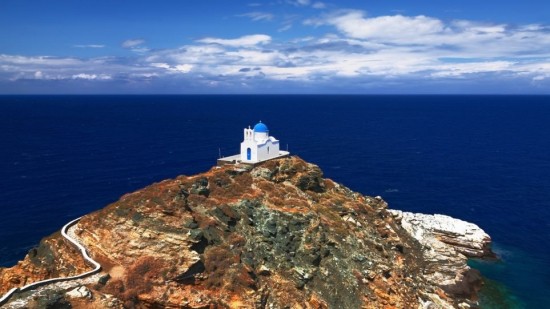 Ποιο ελληνικό νησί των Κυκλάδων προτιμούν οι γερμανόφωνοι τουρίστες το 2023
