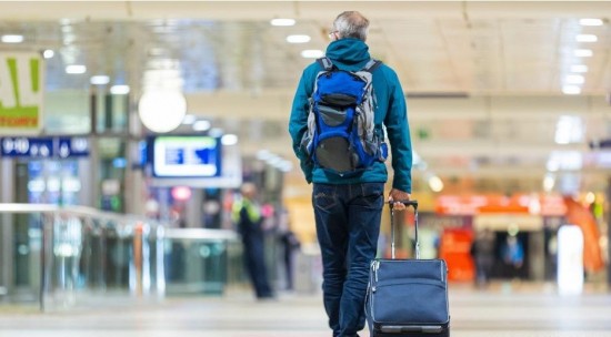 Ο κορωνοϊός έβαλε στο πατάρι τις βαλίτσες – Οι κατασκευαστές τους όμως χαμογελούν ξανά