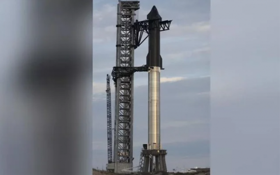 Έλον Μασκ: Έτοιμος να δοκιμάσει πύραυλο για να στείλει ανθρώπους στον πλανήτη Άρη