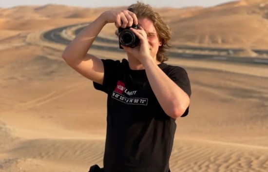 Η απίστευτη ιστορία ενός 27χρονου Ουκρανού που αποκλείστηκε στο Καζακστάν – Επιβιώνει με κρυπτονομίσματα