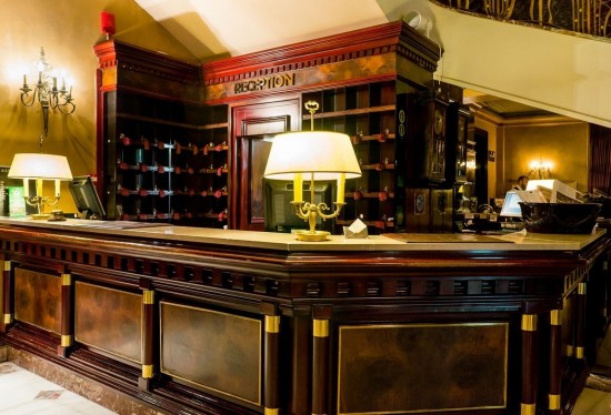 Ξενοδόχοι: Αντιδρούν στο σχέδιο νόμου του υπουργείου Πολιτισμού για το μουσικό ρεπερτόριο στα ξενοδοχεία