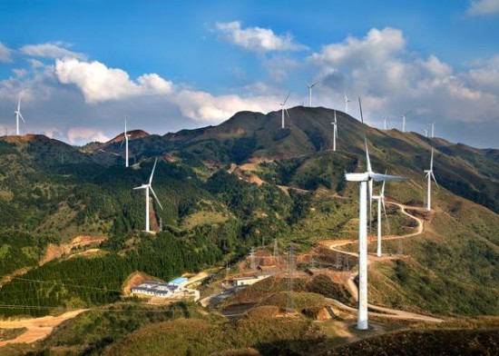 ΗΠΑ: Ρεκόρ επενδύσεων στην καθαρή ενέργεια με 105 δισ. δολάρια