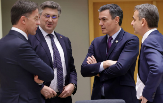 Βρυξέλλες: «Διαρροές» για ισπανικό βέτο στο κείμενο συμπερασμάτων – Aποχώρησε εκνευρισμένος ο Σάντσεθ