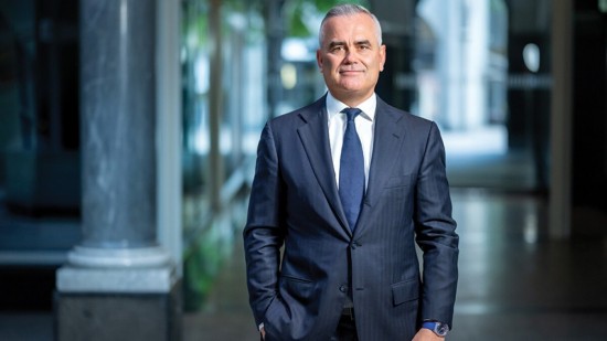 Credit Suisse: «Μαχαίρι» 43% στις αποδοχές του CEO μετά τα δίδυμα σκάνδαλα