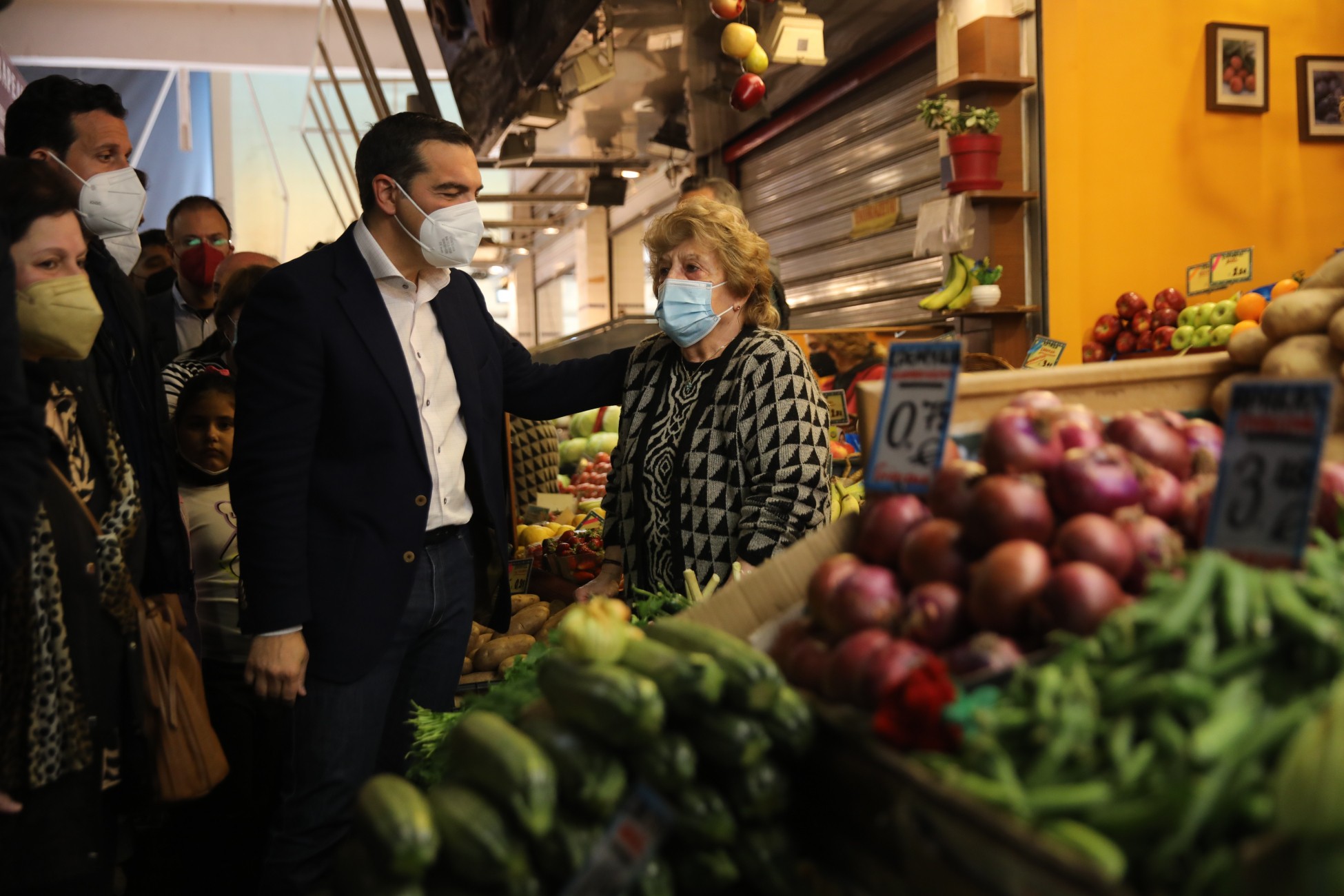 Τσίπρας: Ο μισθός δεν φθάνει ούτε για τους λογαριασμούς του ρεύματος, ανάγκη να αυξηθεί στα 800 ευρώ