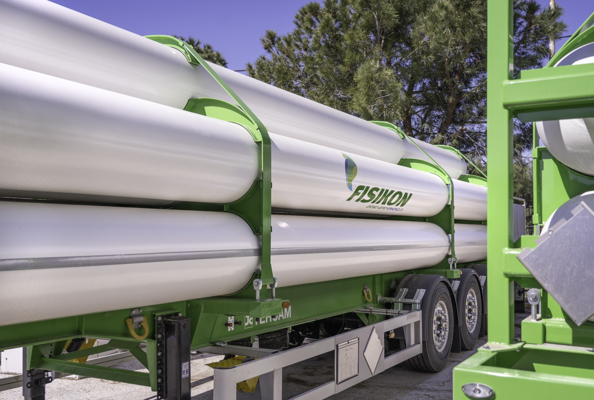 Fisikon: Nέα πρατήρια φυσικού αερίου και προμήθεια 7 CNG Semi-trailers για την τροφοδοσία τους