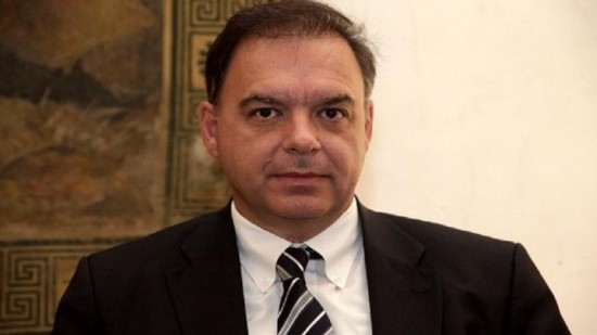 Λιαργκόβας (KEΠΕ): Δεν θα κινδυνεύσει η ανταγωνιστικότητα της οικονομίας από την αύξηση στον κατώτατο μισθό