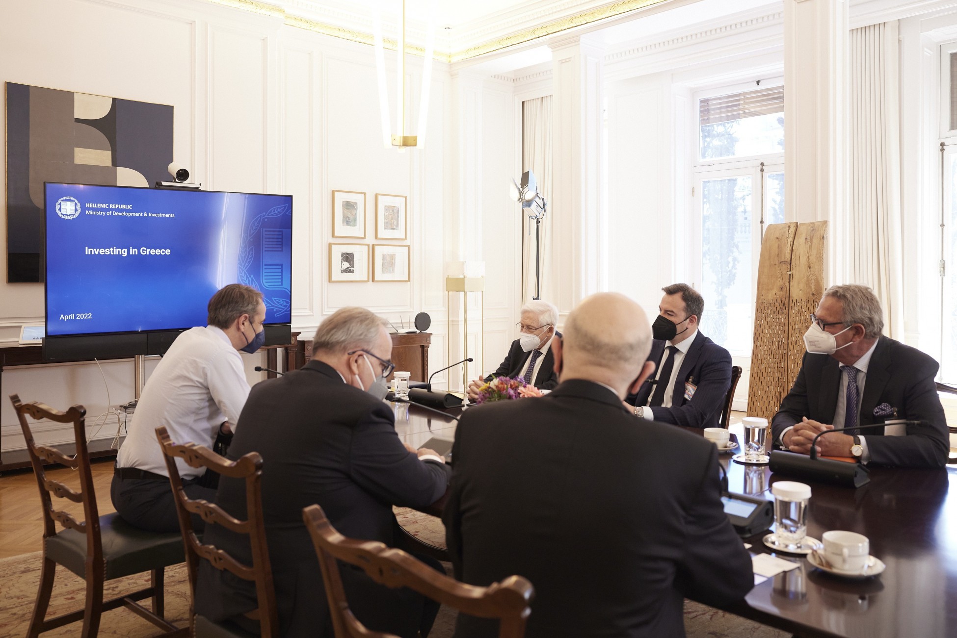 Νέες επενδύσεις στην Ελλάδα από τη Pharmathen – Συνάντηση με Μητσοτάκη