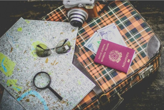 Τέσσερις συμβουλές για ασφαλείς οικονομικές συναλλαγές σε χώρες που έχουν διαφορετικό νόμισμα