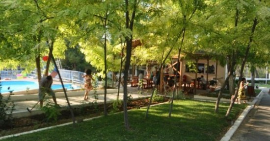 Παιδικές κατασκηνώσεις ΟΑΕΔ: Ποιοι δικαιούνται voucher – Πώς θα υποβάλετε αίτηση