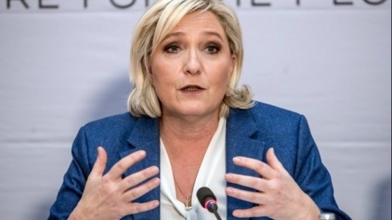 Γαλλία: Το ακροδεξιό κόμμα της Λεπέν απέκτησε αρχηγό με διαφορετικό επώνυμο
