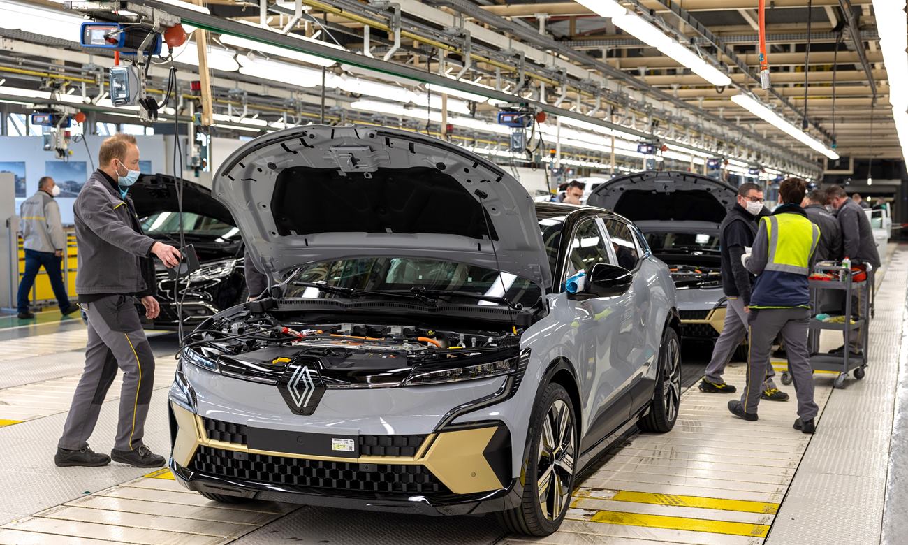 Η Renault ενώνει τις δυνάμεις της με την Geely: Θα αναπτύξουν βενζινοκινητήρες και υβριδική τεχνολογία