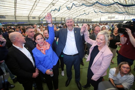 Βόρεια Ιρλανδία: Ιστορική επικράτηση του Σιν Φέιν στις τοπικές εκλογές