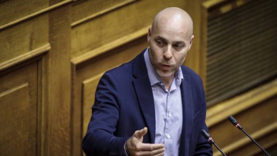 Αμυράς: Το σύνθημα του νέου κλιματικού νόμου είναι «Ηλεκτροκίνηση παντού»