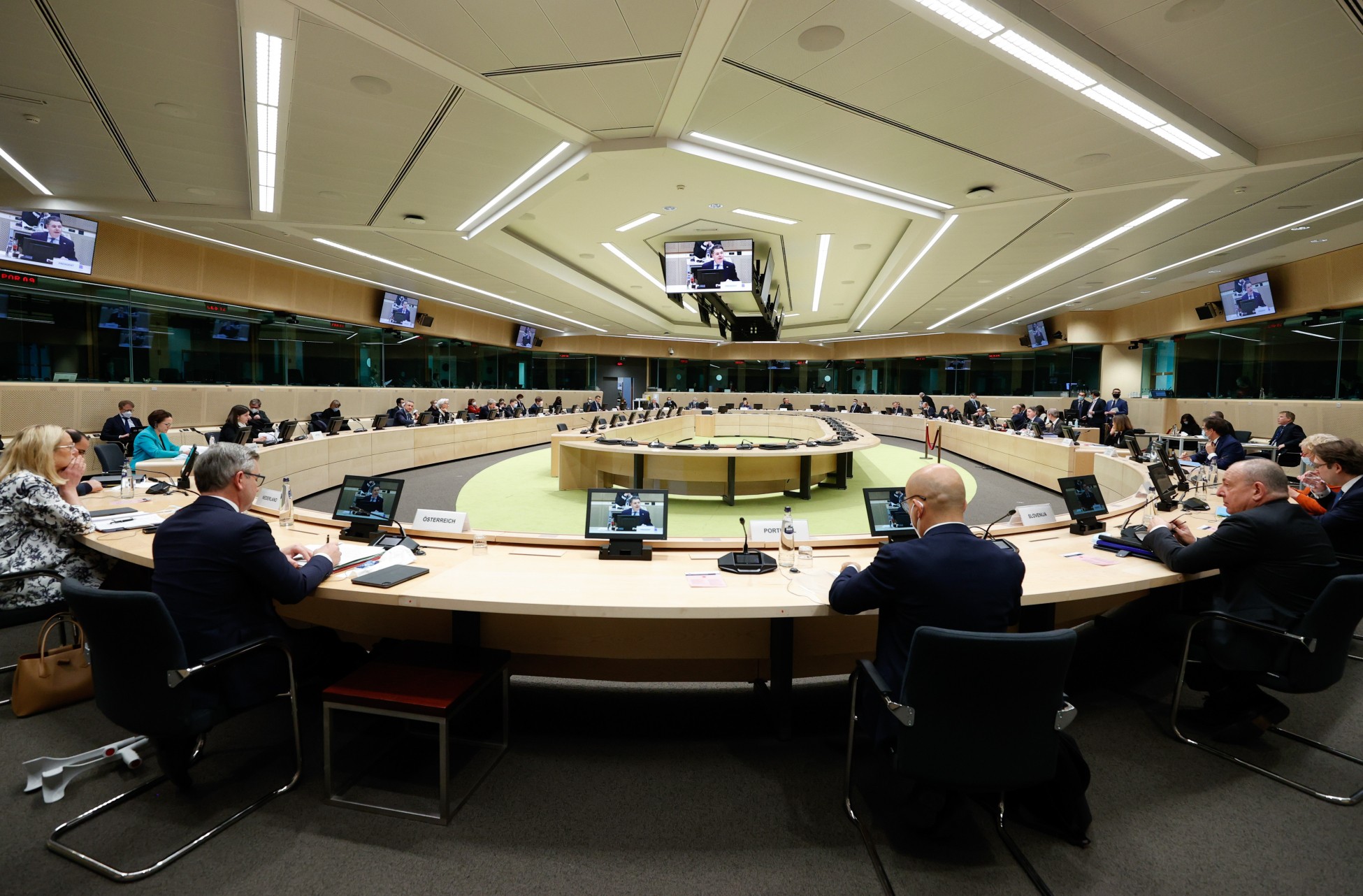 Eurogroup: «Θετική» 14η αξιολόγηση και μεγαλύτερη δημοσιονομική ελευθερία για την Ελλάδα