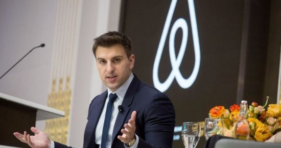 CEO της Airbnb: Ξεπερασμένο το γραφείο – Αυτό το μοντέλο εργασίας έχει τελειώσει