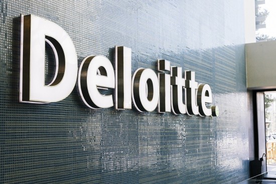 Deloitte: Ανακάμπτει δυναμικά ο επισιτιστικός κλάδος στην Ελλάδα και διεθνώς