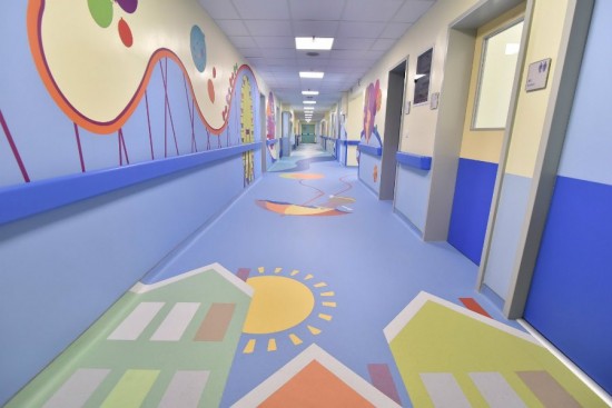 Στρεπτόκοκκος: Τα συμπτώματα, πώς μεταδίδεται και πώς αντιμετωπίζεται (vids)