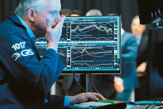 Παγκόσμιο sell-off στα chips: Εξαϋλώθηκαν 500 δισ. δολ. εν μέσω φόβων για «φούσκα» στην AI (γράφημα)