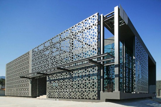 Λάκης Γαβαλάς: Κληρώνει την Παρασκευή για το εμβληματικό ακίνητο στην Κάντζα (pics)