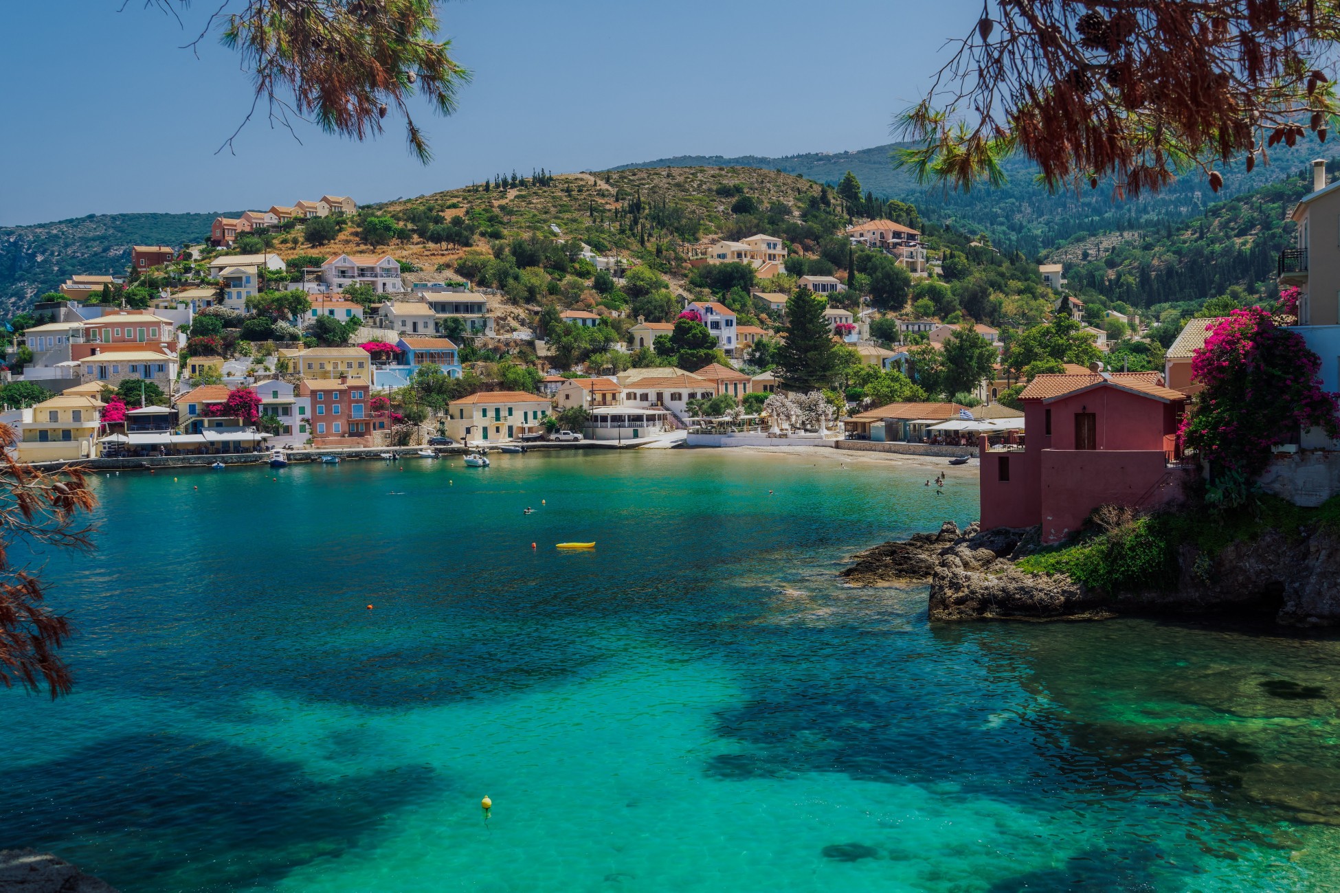 Ελληνικά νησιά, Αμάλφι και Χάμπτονς στην κορυφή των ακριβότερων resorts – Πόσο ανέβηκαν οι τιμές