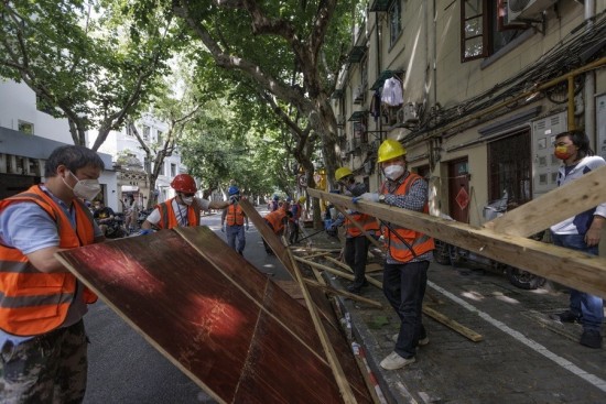 Έπειτα από δύο μήνες lockdown επιστρέφει η ζωή στη Σαγκάη (vid)