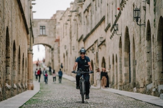 COSMOTE: Πιλοτικό πρόγραμμα ηλεκτρικών ποδηλάτων για τεχνικούς