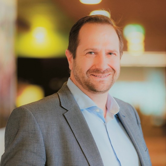 Ρόμπιν Φίσερ (Salesforce): Το σχέδιο του τεχνολογικού κολοσσού για την Ελλάδα