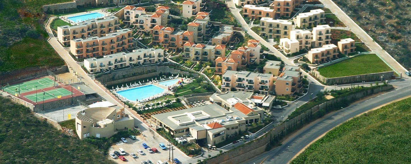 «Village Resort & Waterpark»: Σε πλειστηριασμό το μεγάλο συγκρότημα στη Χερσόνησο (pics)