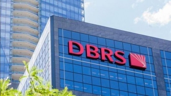 DBRS για ελληνικές τράπεζες: Βελτίωση των θεμελιωδών μεγεθών – Τι μπορεί να ανακόψει τη θετική δυναμική