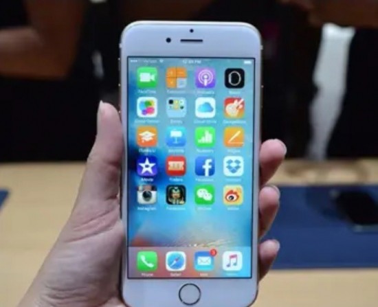 Κομισιόν vs Apple: Ο τεχνολογικός κολοσσός δέχεται download των apps από το Διαδίκτυο στην Ευρώπη