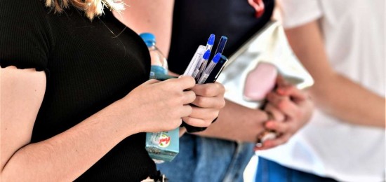 Πανελλαδικές 2022: Με Αρχαία, Μαθηματικά και Βιολογία συνεχίζουν οι υποψήφιοι