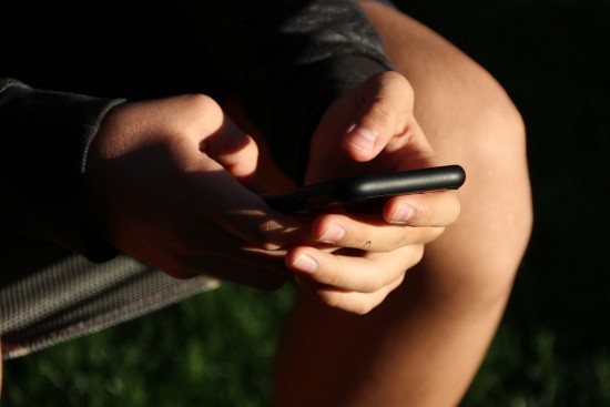 Έρευνα Reuters: Το κοινό αποφεύγει την ενημέρωση για να μην έχει… στρες