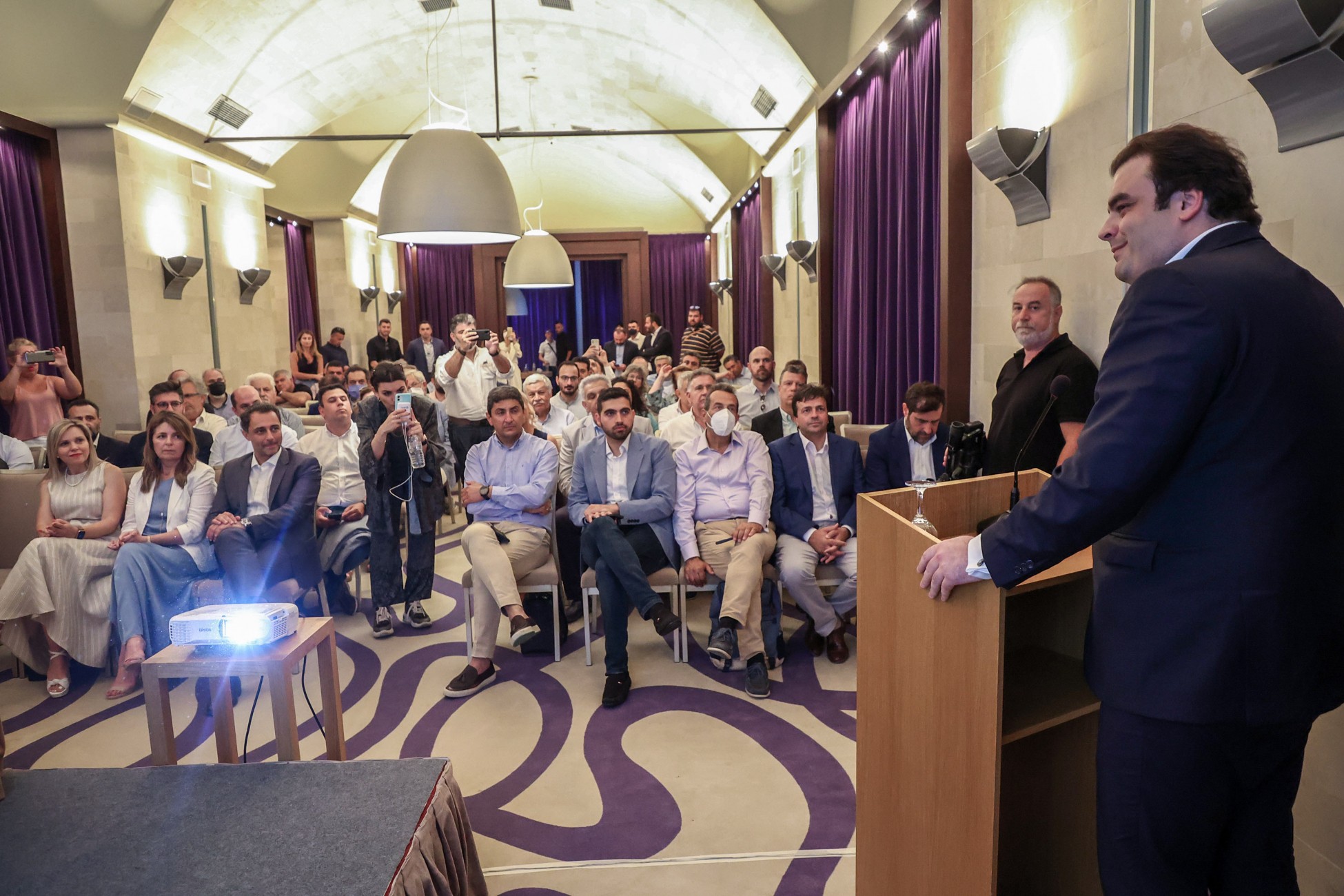 Motor Oil: Μνημόνιο συνεργασίας με το Ίδρυμα Τεχνολογίας και Έρευνας παρουσία Πιερρακάκη