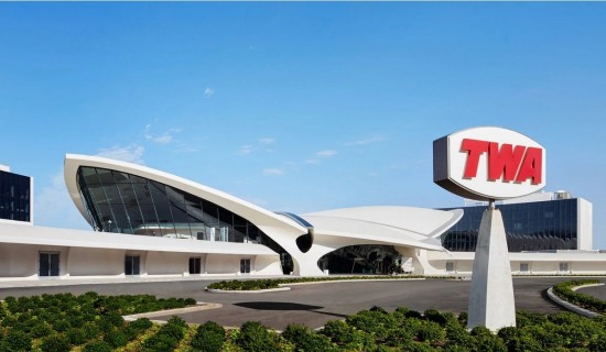 ΤWA Hotel: Το θρυλικό ξενοδοχείο της αεροπορικής εταιρείας στο αεροδρόμιο JFK (tweets + vid)