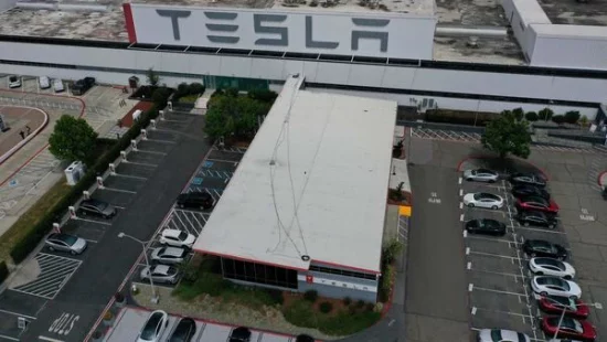 Γερμανία: Καλεί την Tesla να ανακαλέσει τα μοντέλα Y και 3 λόγω τεχνικού προβλήματος