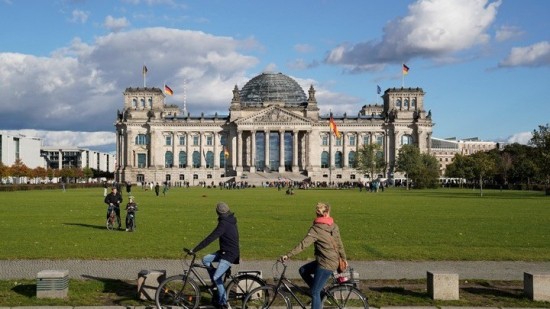 Γερμανία – έρευνα: Η ενεργειακή κρίση μείωσε τον χρόνο που χρησιμοποιείται η θέρμανση στο σπίτι