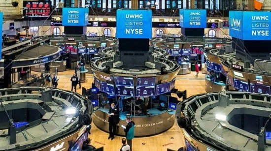 Wall Street: Ανακάμπτουν οι δείκτες μετά το sell-off και τις νέες δηλώσεις Πάουελ για τα επιτόκια (upd)