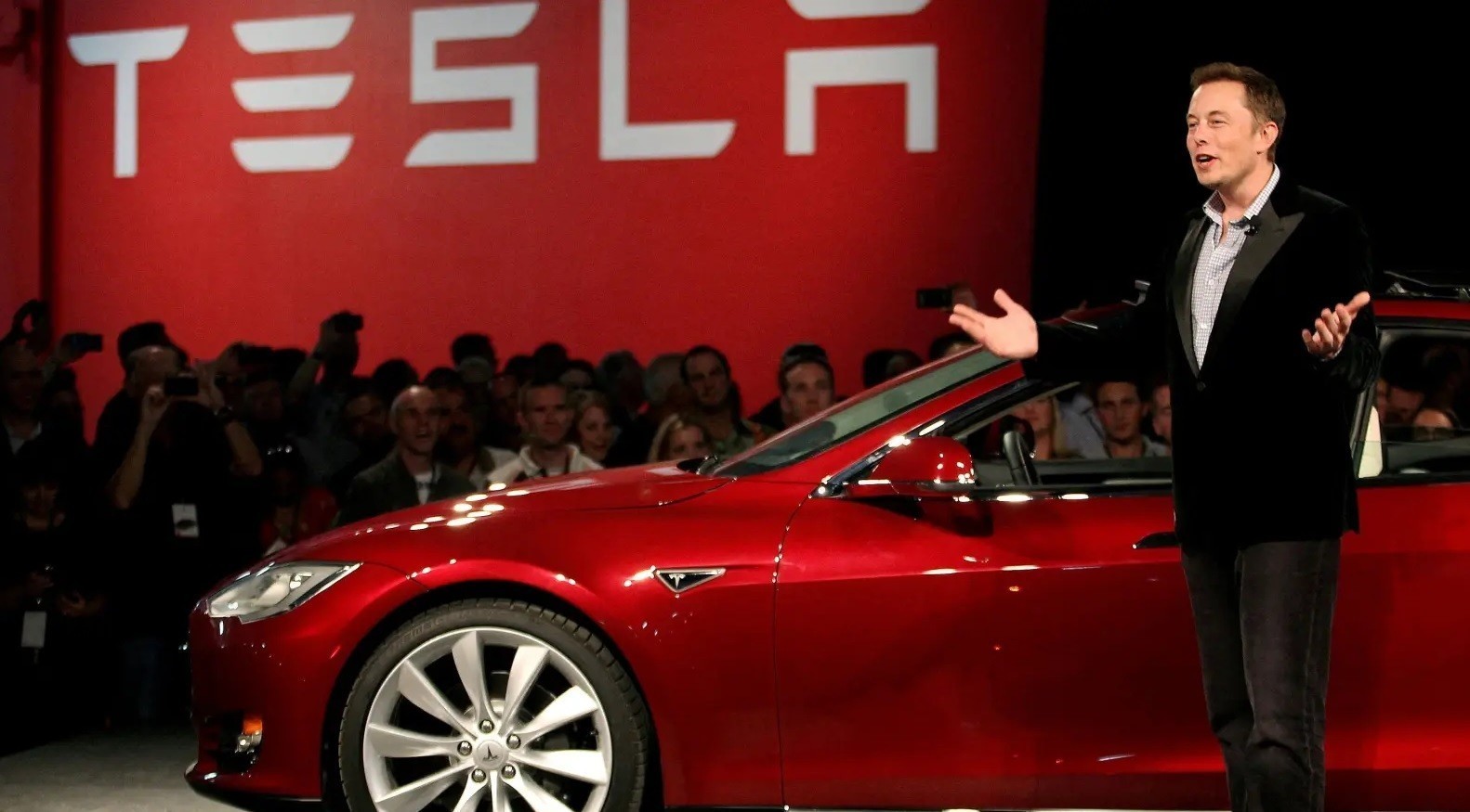 Mασκ: H Tesla θα βγει σύντομα από τον κυκεώνα της εφοδιαστικής αλυσίδας