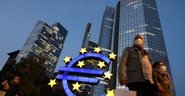 Ανέτοιμες οι τράπεζες σύμφωνα με το πρώτο κλιματικό στρες τεστ της ΕΚΤ – Κίνδυνος για ζημιές €70 δισ.