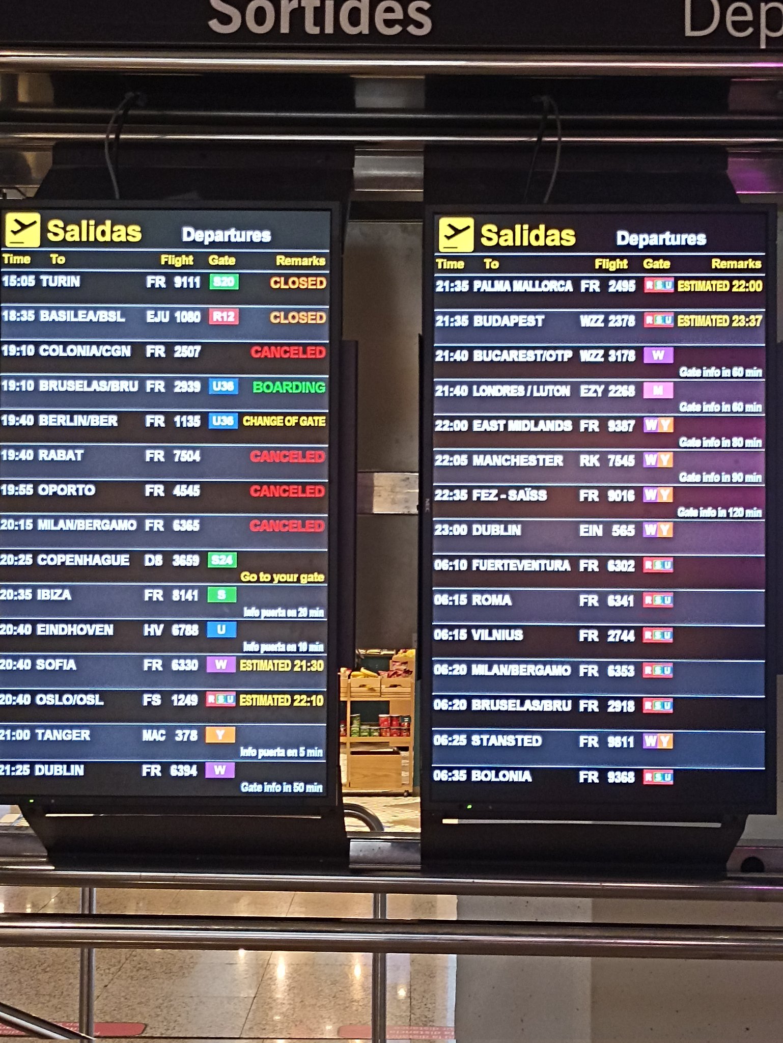 Χάος στα αεροδρόμια από τις απεργίες και τον… κορωνοϊό