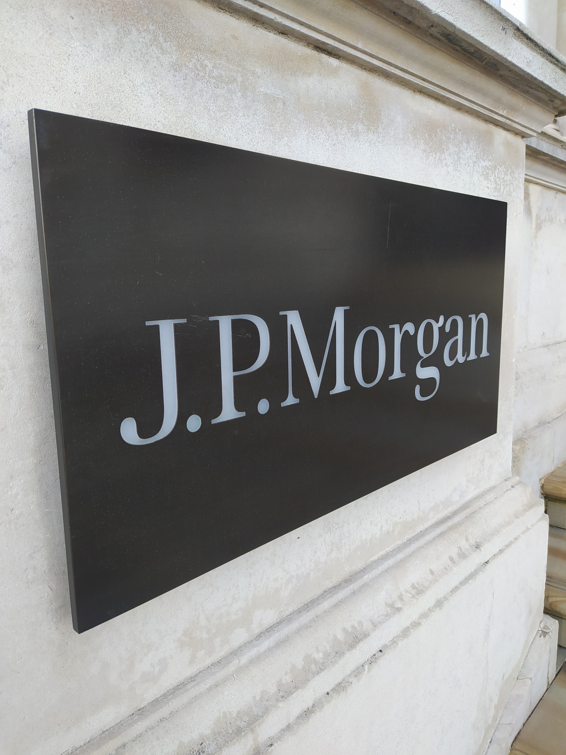 Αυξημένα τα κέρδη της JP Morgan – Στα 11 δισ. δολάρια στο δ’ τρίμηνο